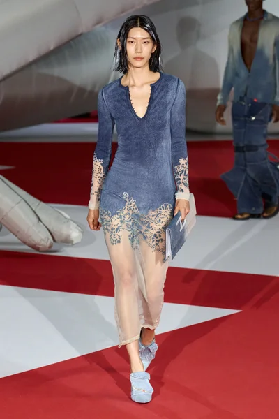 Look 10